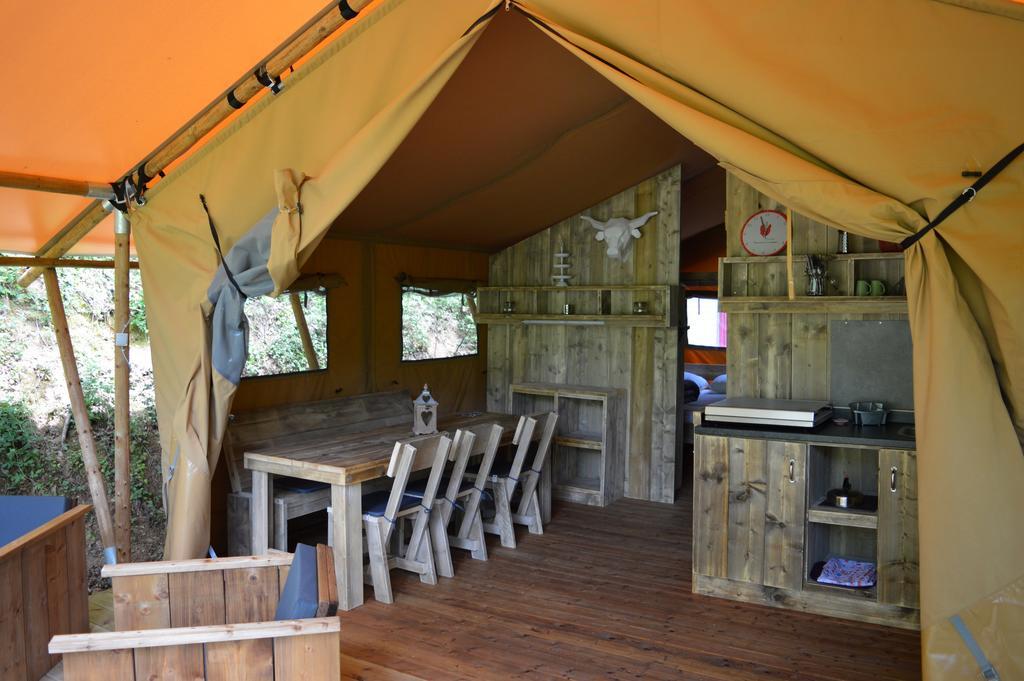 Camping Moulin De Chaules Saint-Constant Экстерьер фото