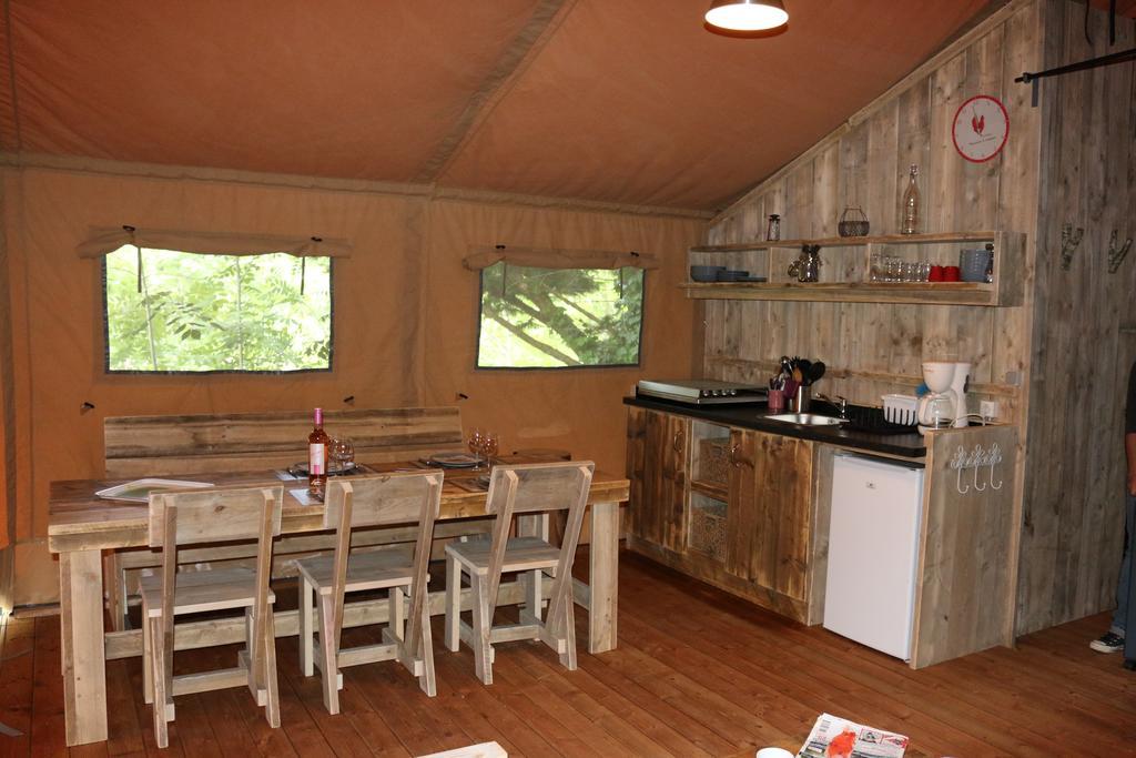 Camping Moulin De Chaules Saint-Constant Экстерьер фото